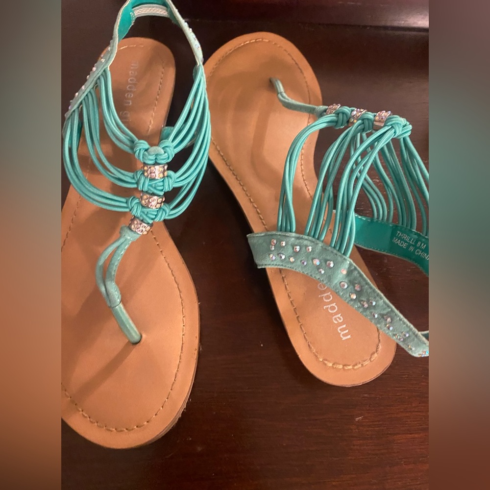 Madden girl size 8 adorable sandal - worn once